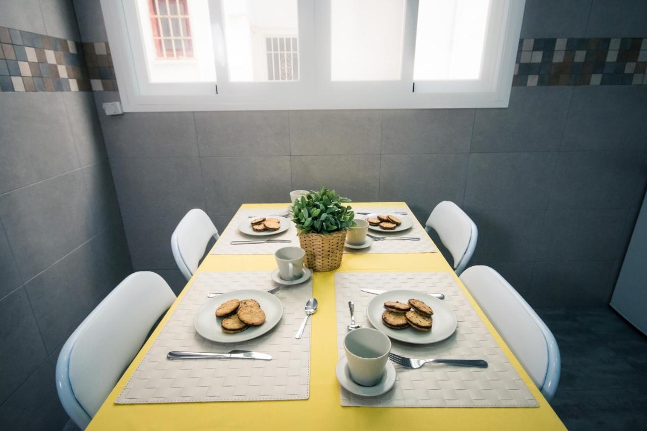 Holidays2Malaga Heredia 3 bedroom opposite Malaga Port Bagian luar foto
