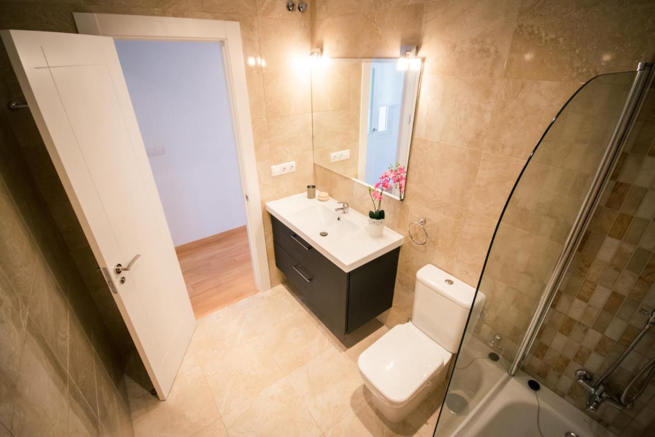 Holidays2Malaga Heredia 3 bedroom opposite Malaga Port Bagian luar foto