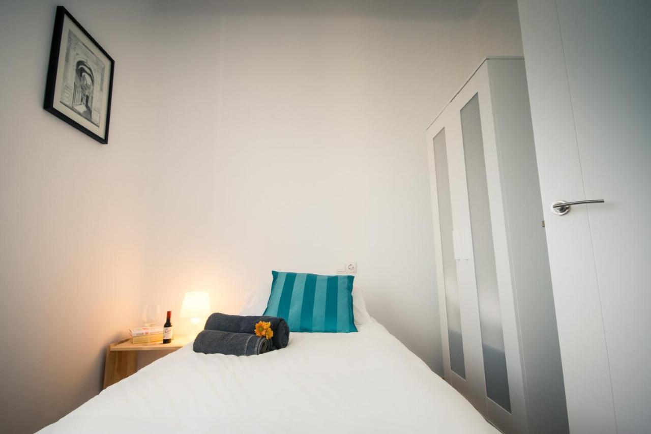 Holidays2Malaga Heredia 3 bedroom opposite Malaga Port Bagian luar foto