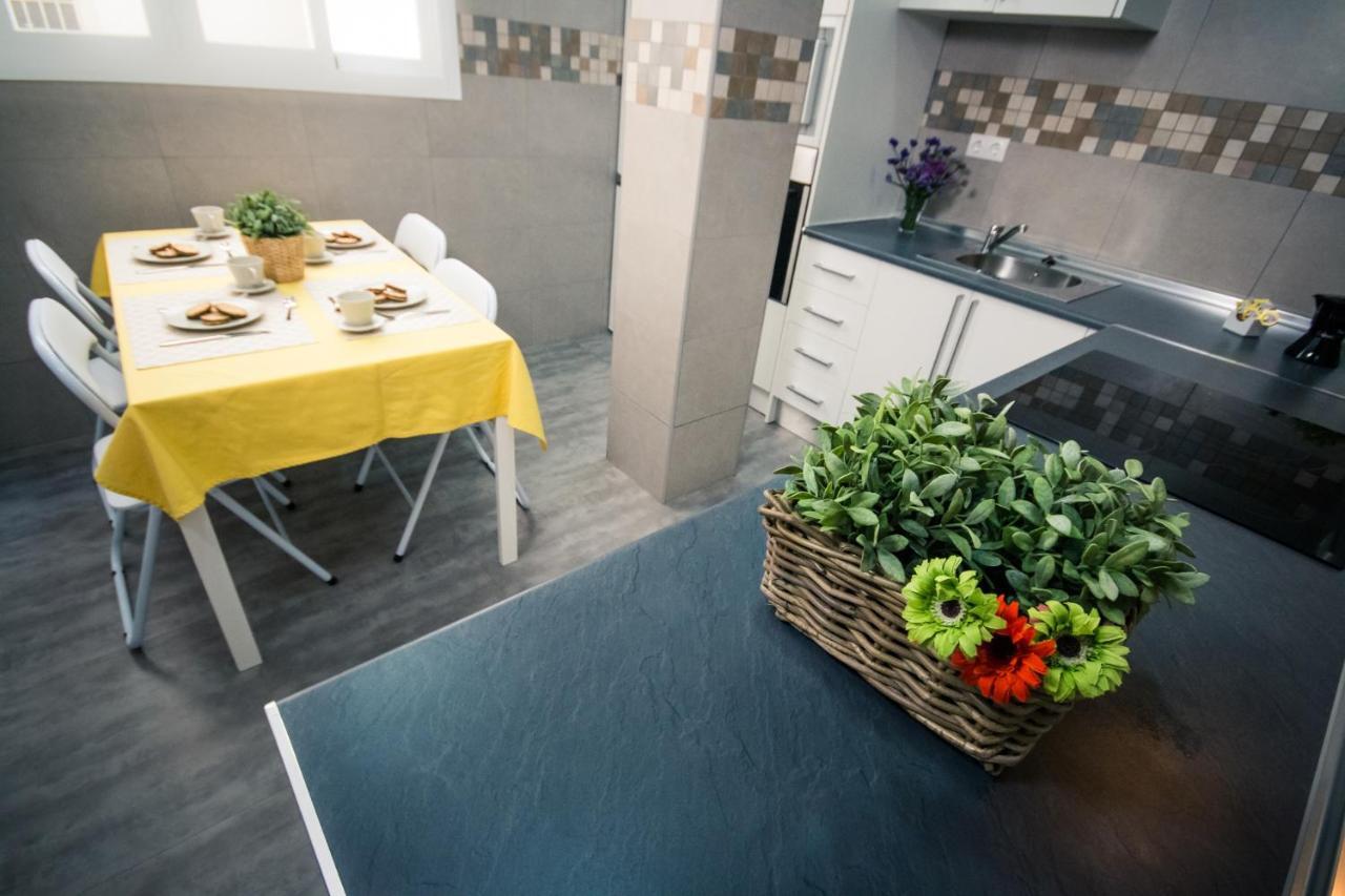 Holidays2Malaga Heredia 3 bedroom opposite Malaga Port Bagian luar foto