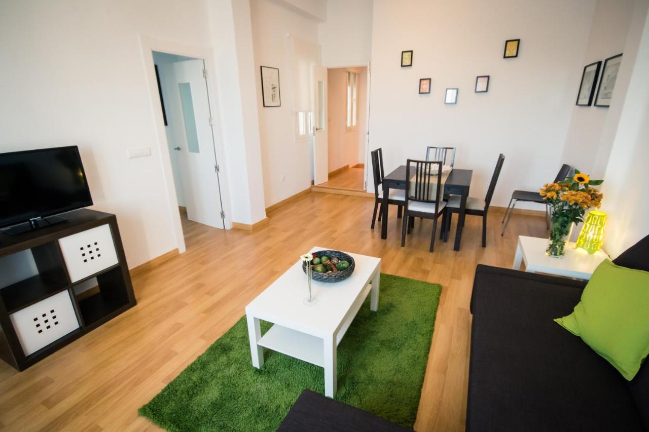 Holidays2Malaga Heredia 3 bedroom opposite Malaga Port Bagian luar foto