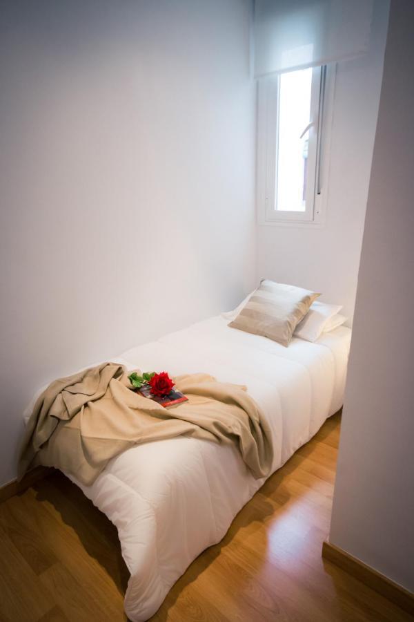 Holidays2Malaga Heredia 3 bedroom opposite Malaga Port Bagian luar foto