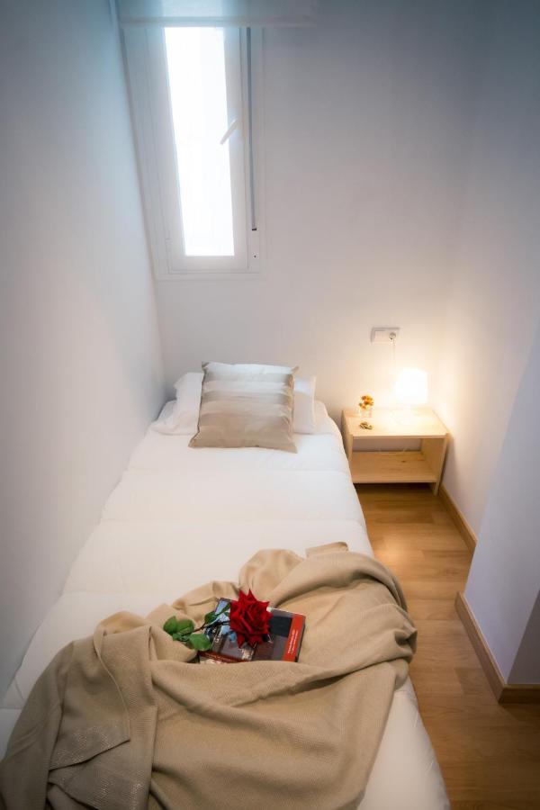 Holidays2Malaga Heredia 3 bedroom opposite Malaga Port Bagian luar foto